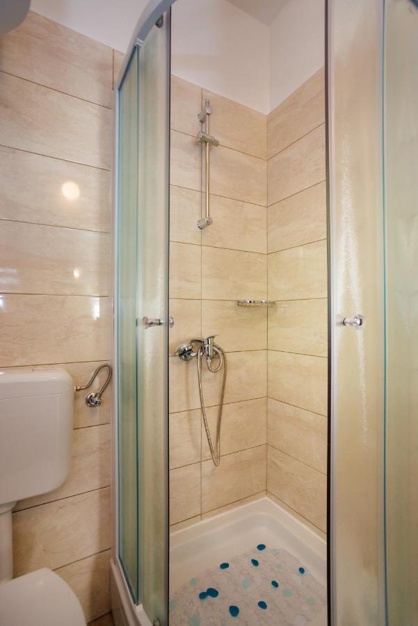 Apartment Studio Close To Sea Đảo Krk Ngoại thất bức ảnh