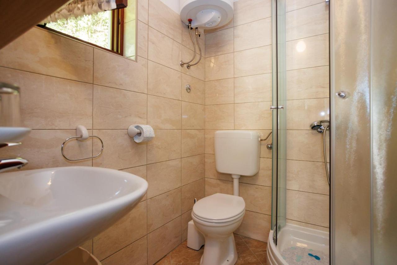 Apartment Studio Close To Sea Đảo Krk Ngoại thất bức ảnh